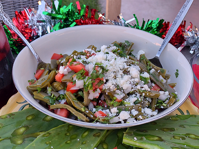 How to Prepare an Authentic Fresh Mexican Cactus (Nopales) Salad in 5  Simple Steps - Tu Amiga en la Cocina